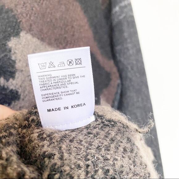 Latte Animal Print Denim Arm Cardigan Size Large - Picture 5 of 10